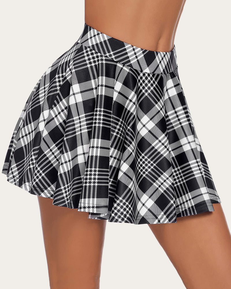 High-waist A-line skirt in black and white plaid, flared gathered shape