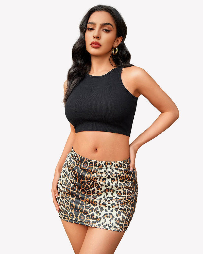 Leopard print mini skirt with fitted pencil shape and high waist band.