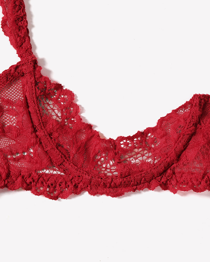 Red lace push-up bra, scalloped neckline and floral lace pattern