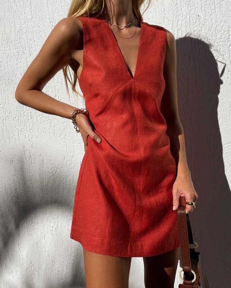 Red cotton-linen slim vest dress with V-neck and sleeveless fitted waist